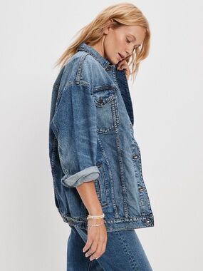 American Eagle 90s Boyfriend Denim Jacket – Size XL | Medium Wash